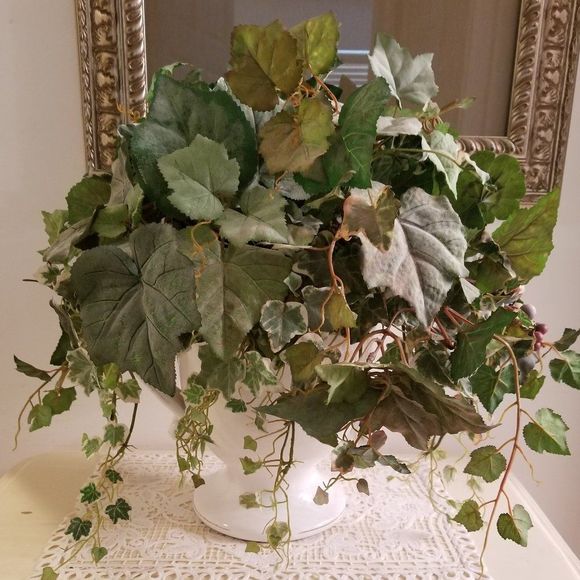 White Ceramic Planter HAND MADE IN ITALY - Picture 4 of 5